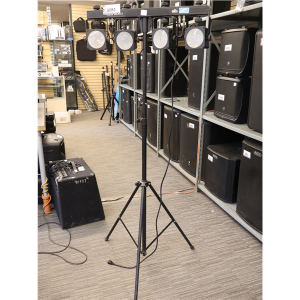 USED LIGHT CHAUVET COREBAR4 TELQUEL