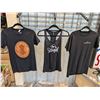 Image 1 : LOT OF 3 ASSORTED T-SHIRTS (SMALL)