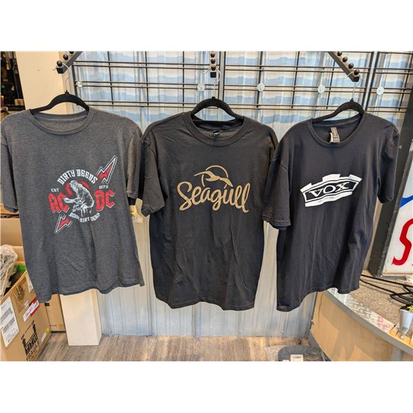 LOT OF 3 ASSORTED T-SHIRTS (MEDIUM)