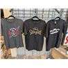Image 1 : LOT OF 3 ASSORTED T-SHIRTS (MEDIUM)