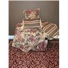 Image 2 : Bedroom Set with Bedskirt, Pillows, Shams, Comforter, Rug, and Storage Ottoman