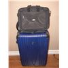 Image 1 : Heys Expanding Suitcase and Soft Carrying Cases Set