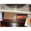 Image 4 : Kenwood KD-2055 Turntable with Assorted 45 RPM Records