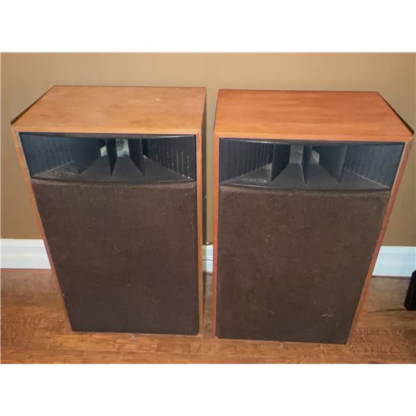 Realistic Mach One Speakers Pair, Model 40-4024A, 8 Ohm