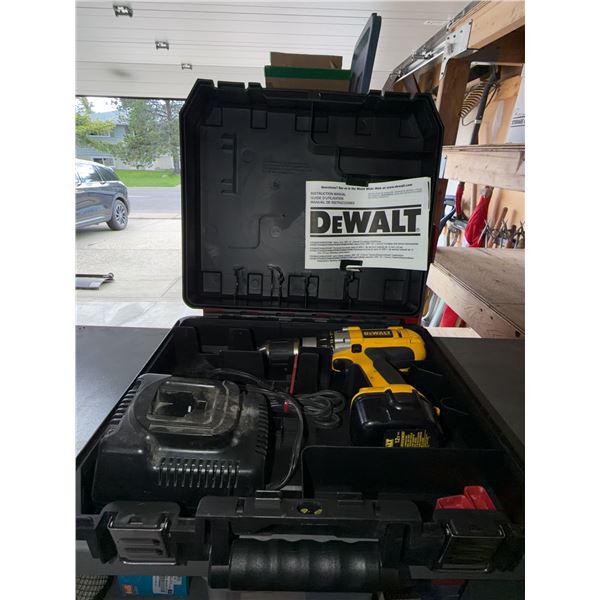 DEWALT 18V Cordless Drill With Charger and Case