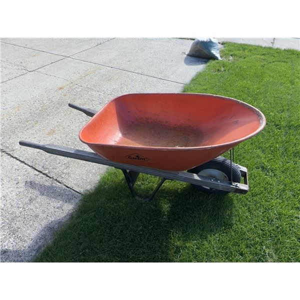 Garant Single-Wheel Poly Tray Wheelbarrow