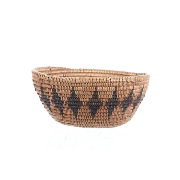 Yokut Indian Diamond Band Hand Woven Basket c 1910
