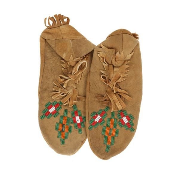 Central Plains Indians Beaded Cross Mocassins