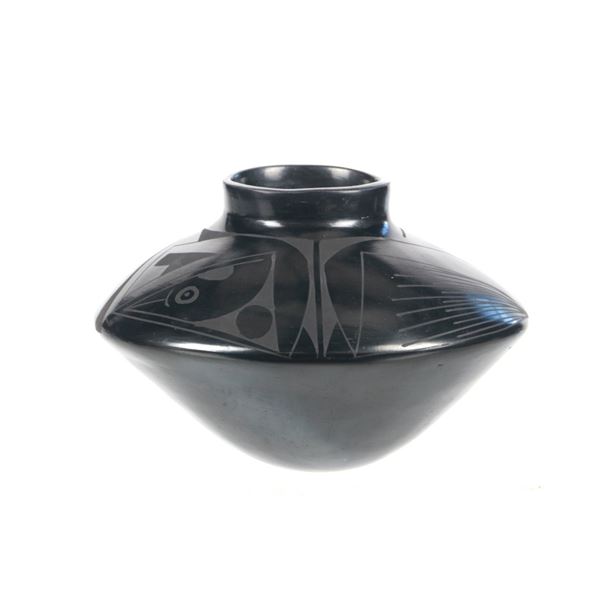Mata Ortiz Black on Black Olla by Mary Quezada