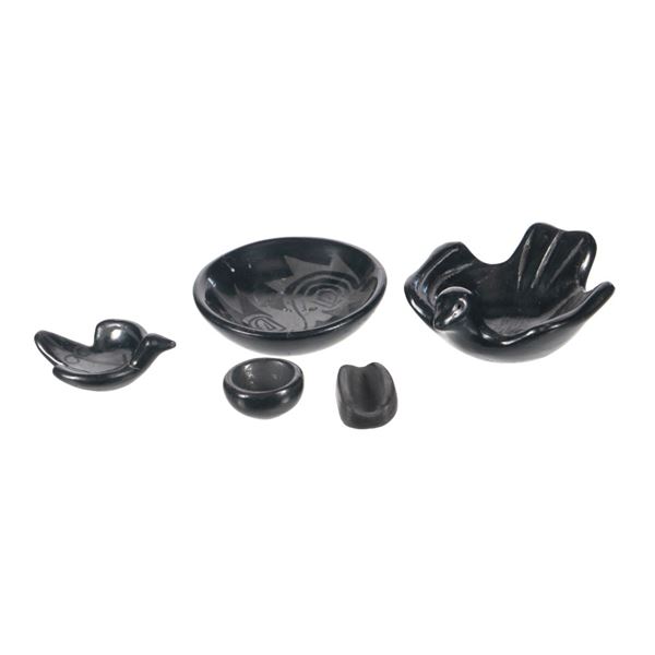 Santa Clara Blackware Pottery Set 20th Century (5)