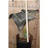 Image 6 : JAVELINA on a Wood Table Pedestal