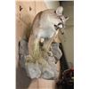 Image 4 : Big Life-sized MOUNTAIN LION or COUGAR on a Decorative Rock Wall Base