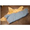 Image 15 : POLAR BEAR Hide Rug with its Mounted Head, Paws, and Claws
