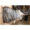 Image 6 : WHITE BEARDED GNU Wall Pedestal Mount