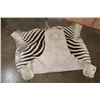 Image 6 : ZEBRA Hide or ZEBRA Hide Rug