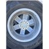 Image 20 : 5 Ford 17" Wheels With Tires (Pirelli & Maxxis)