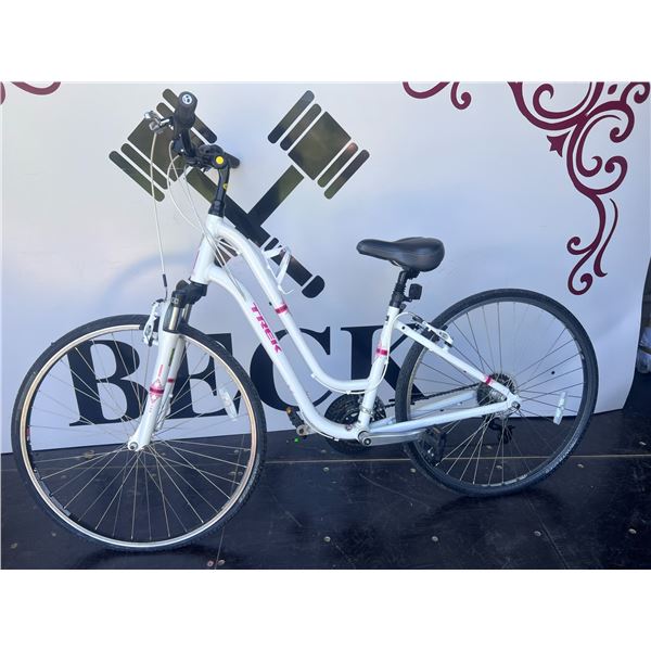 Trek Alpha Women's Bike 16" Frame with Shimano Components