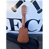 Image 6 : Yamaha GL1 Guitalele With Soft Case