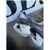 Image 7 : Bauer Supreme Force Senior Hockey Skates Size 6.5 with Blade Covers