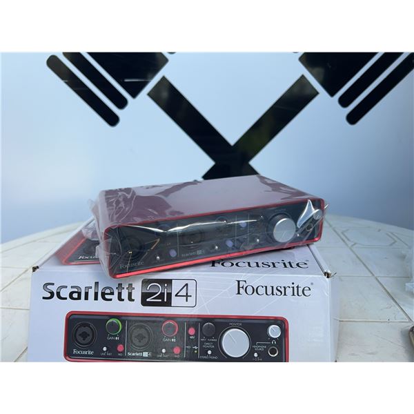 New Focusrite Scarlett 2i4 USB Audio Interface in Box