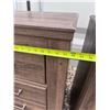 Image 13 : Ashley Furniture Pair of Two-Drawer Night Stands