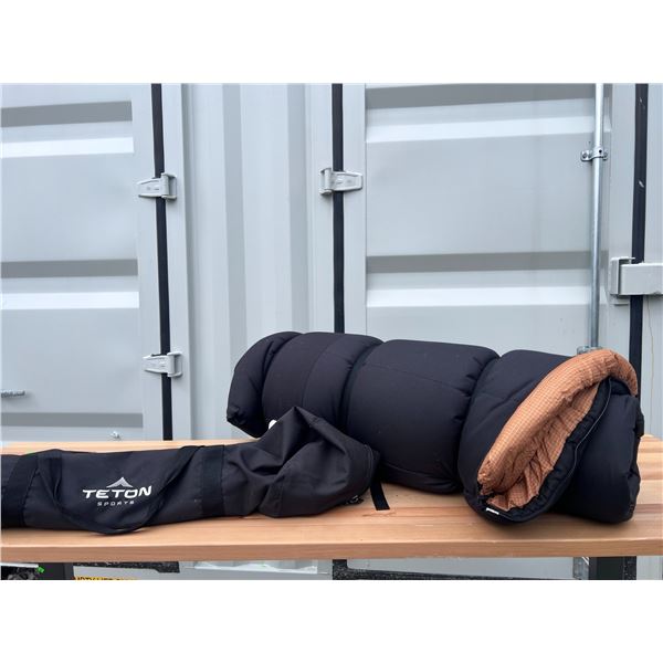 TETON Sports Deer Hunter -35°F Right Zip Sleeping Bag & Bag