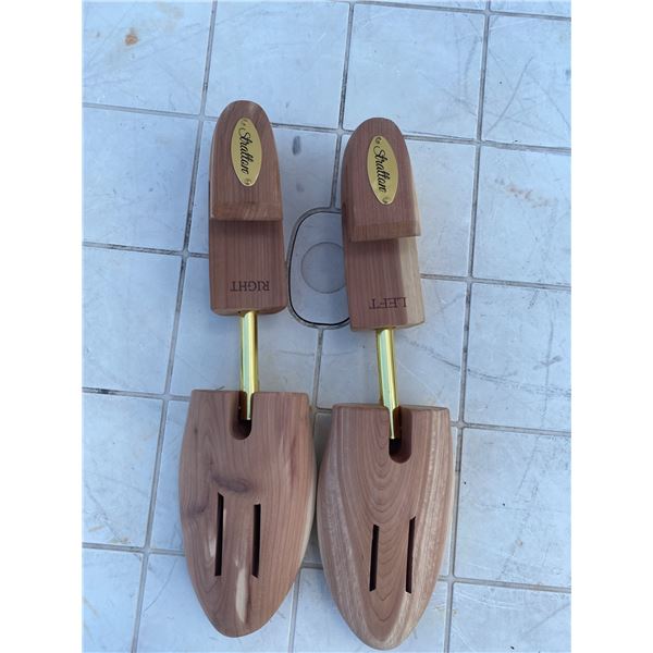 Stratton Cedar Shoe Trees Pair with Brass Hardware