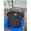 Image 20 : 12 Men's Clothing Items – Carhartt, Levi's, Publish, Woods