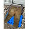 Image 22 : 12 Men's Clothing Items – Carhartt, Levi's, Publish, Woods