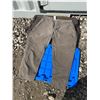 Image 24 : 12 Men's Clothing Items – Carhartt, Levi's, Publish, Woods