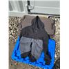 Image 25 : 12 Men's Clothing Items – Carhartt, Levi's, Publish, Woods