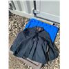 Image 7 : 12 Men's Clothing Items – Carhartt, Levi's, Publish, Woods