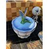 Image 3 : Decorative and Collectible Lot With Basket and Decor