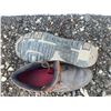 Image 20 : 8 Pairs Men's Shoes and Sandals, Size 10.5 and 11