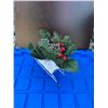 Image 4 : Holiday Décor Lot with Pre-Lit Tree, Wreaths, Crafts, and Ornaments