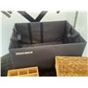 Image 8 : Lot: Planters, Baskets, Yakima Tote, Incense, Organizer