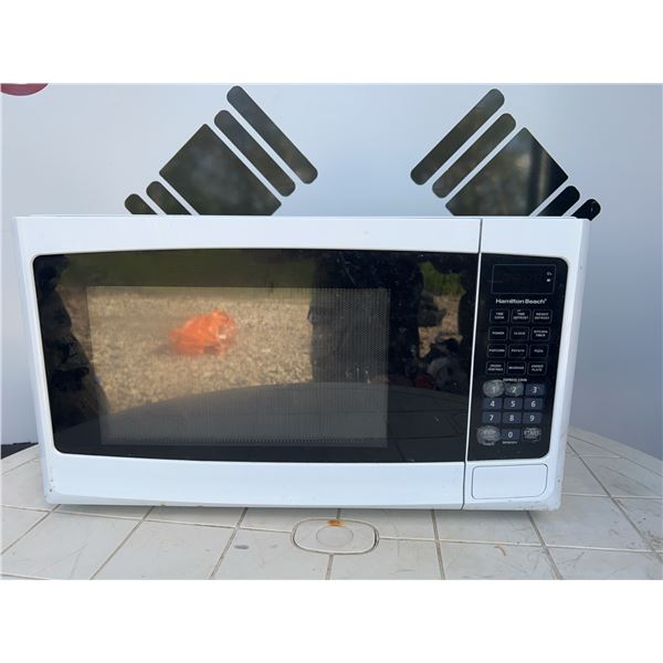 Hamilton Beach EM031MFWW Microwave Oven 1.1 Cu. Ft. 1000W