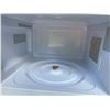 Image 4 : Hamilton Beach EM031MFWW Microwave Oven 1.1 Cu. Ft. 1000W