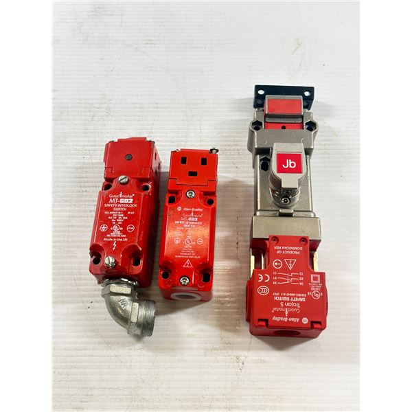 Lot of Allen-Bradley Safety Switches