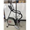 Image 2 : ELLIPTICAL WITH CONSOLE  STAR TRAC PRO #5130-SINTPO