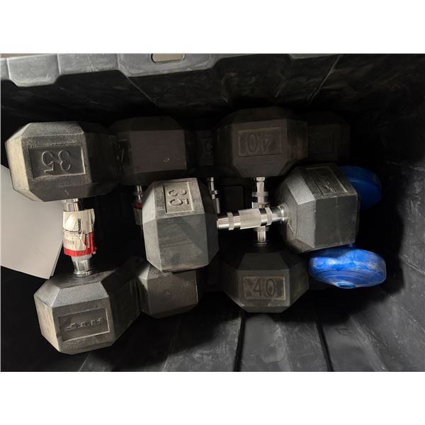 LOT OF 9 DUMBELLS (1-50LBS 2-45LBS 2-40LBS 3-35LBS 1-5LBS)