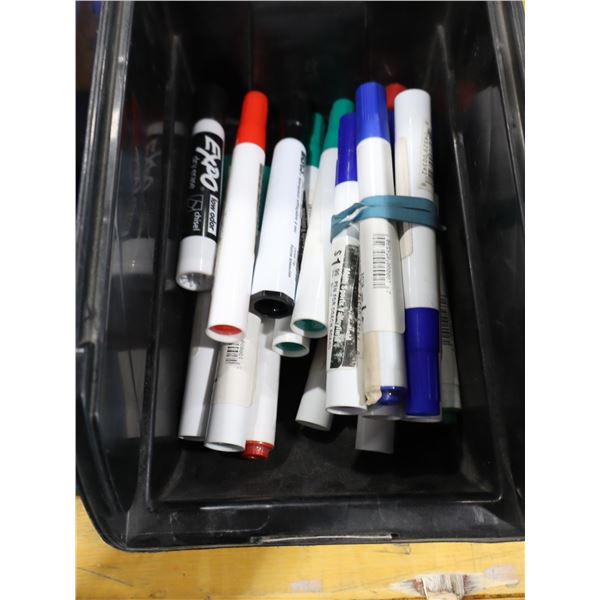 LOT OF ASSORTED DRY ERASE MARKERS