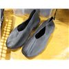 Image 1 : PAIR OF KNAPPER OVERSHOES (ASSORTED SIZES)