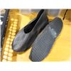 Image 2 : PAIR OF KNAPPER OVERSHOES (ASSORTED SIZES)