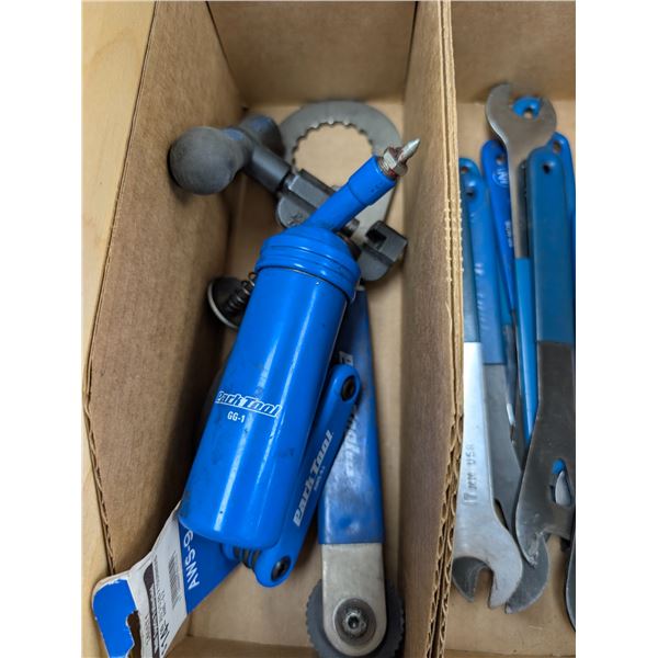 LOT OF 4 PARK TOOL ASSORTED TOOLS