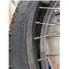 Image 3 : LOT OF 2 BIKE WHEELS WITH TIRES