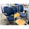 Image 2 : Group of 7 Various Office/Desk Chairs