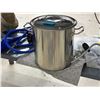 Image 2 : Shop Miscellaneous Lot - Stockpot, Hoses & 10 lb Weight Plate