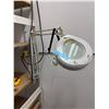 Image 1 : Magnifying Task Light with Adjustable Articulating Arm
