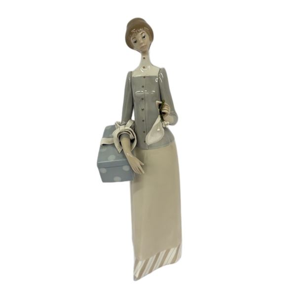 Lladro "The Dressmaker" Porcelain Figurine